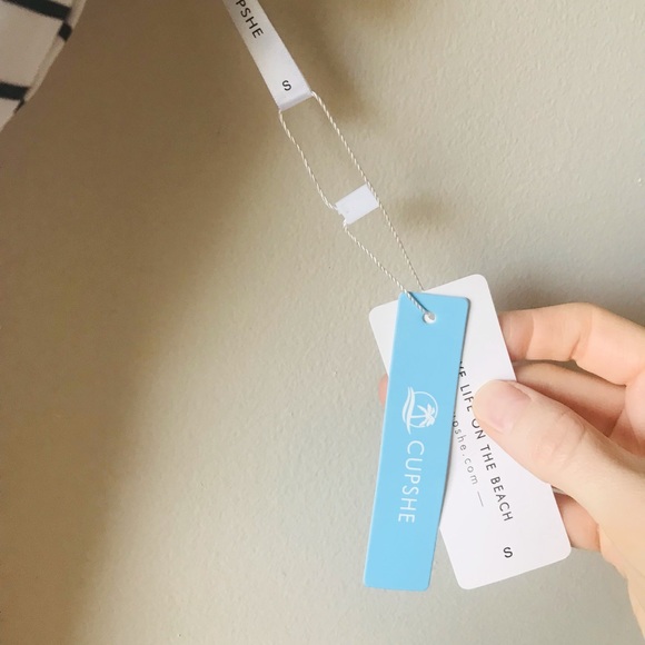 NWOT black and white striped ruffle one piece bathing suit - Picture 8 of 8